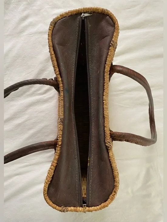 Vintage Wicker Purse with Leather handles - Picture 6 of 7